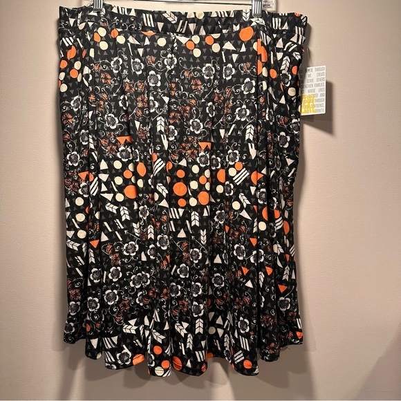 LuLaRoe Madison Pleated Skirt Hidden Pockets Soft Stretch 3XL 24-26 Black Floral - Picture 11 of 16